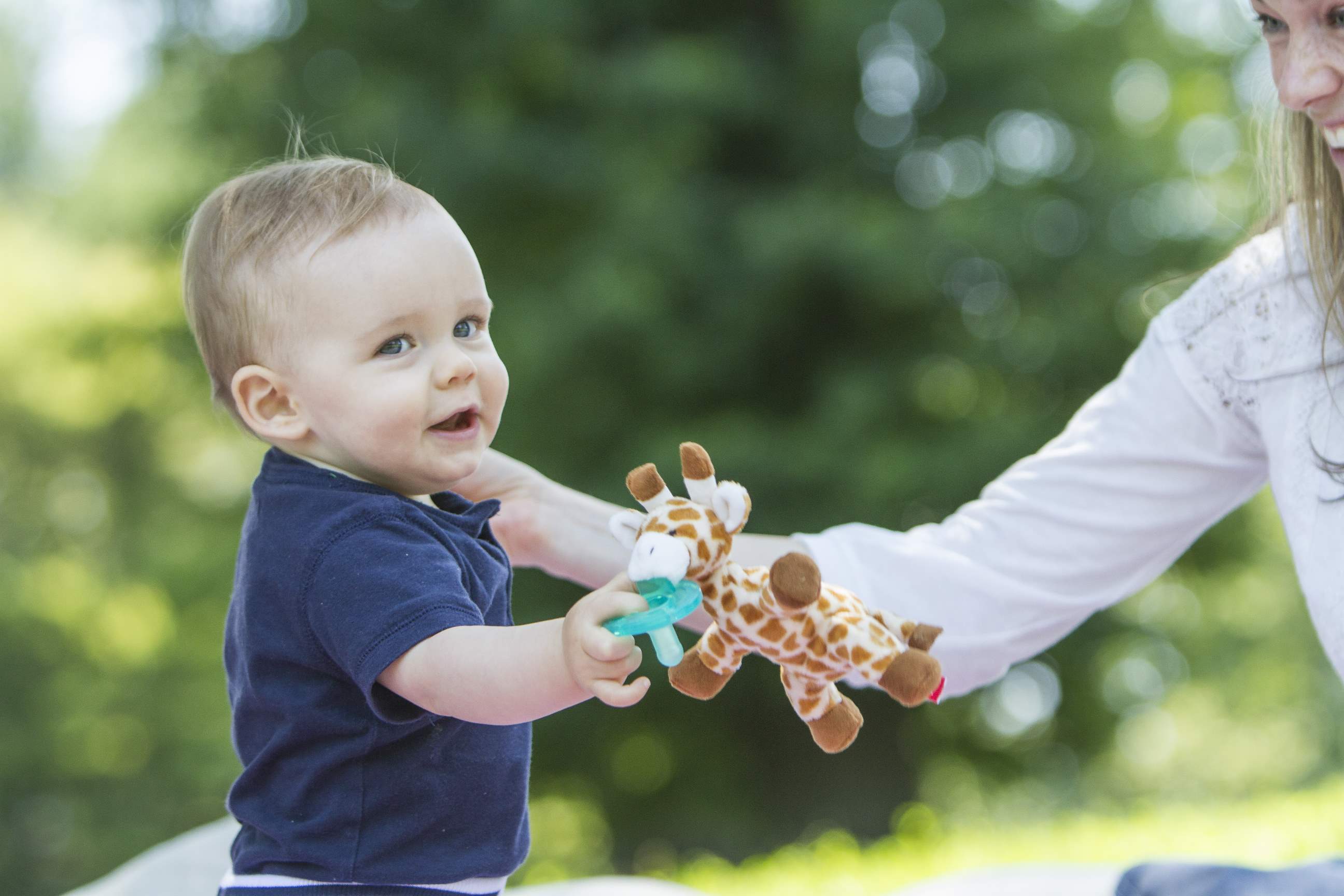 Wubbanub - Baby Giraffe Plush Animal Pacifier - Image 3